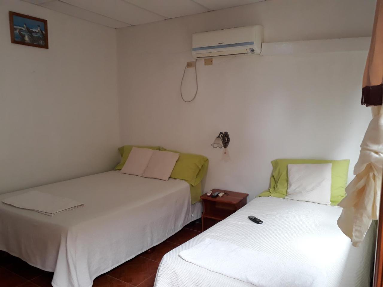 Hospedaje Mother Fanny Puerto Villamil Exterior photo